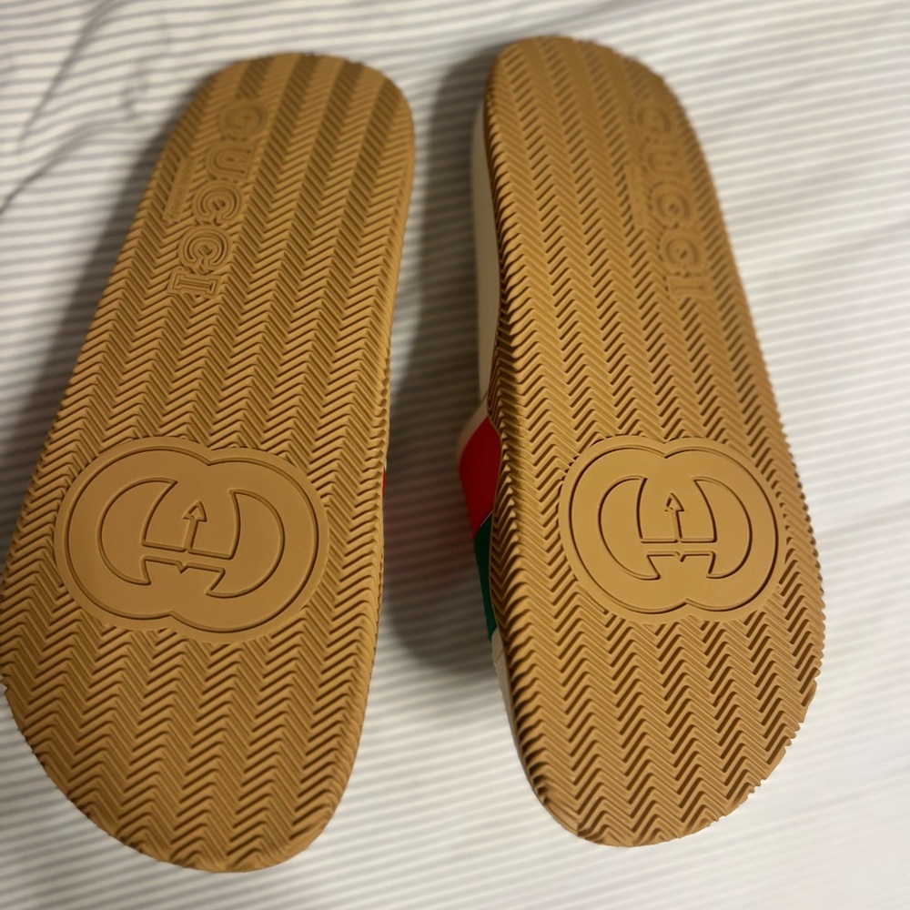 Gucci sandal rubber GG interlock white/red/green. Brand New. Never Worn. Size 7 - Picture 4 of 6
